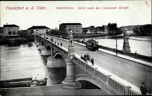 Ak Frankfurt an der Oder, Oderbrücke, Blick nach der Crossenerstraße, Straßenbahn