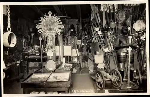 Foto Ak Oybin in der Oberlausitz, Oybinmuseum, historische Ausstellung, Waffen, Rüstung