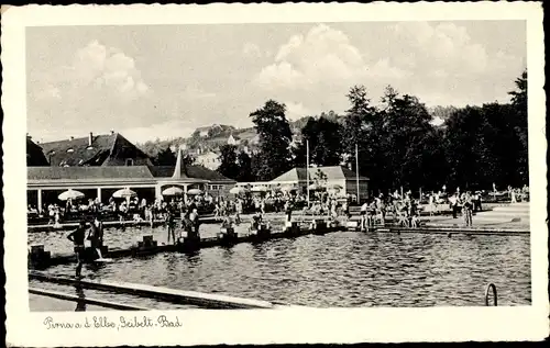 Ak Pirna in Sachsen, Geibeltbad, Schwimmbecken, Badegäste