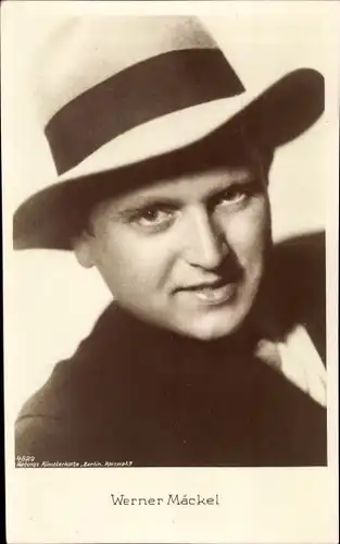 Ak Schauspieler Werner mäckel, Portrait mit Hut, Autogramm