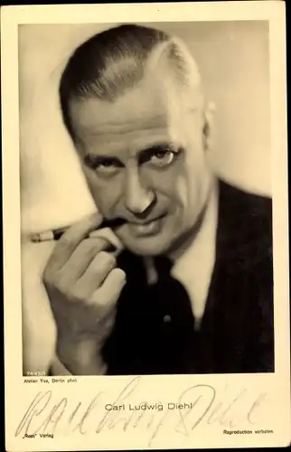 Ak Schauspieler Carl Ludwig Diehl, Portrait mit Zigarette