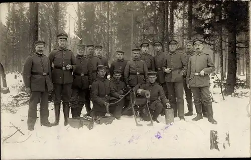 Foto Ak Deutsche Soldaten in Uniformen mit Maschinengewehr, MG Trupp Inf. Rgt. 218, I WK