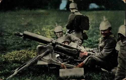 Ak Deutsche Soldaten in Uniformen mit Maschinengewehren, MG, I WK