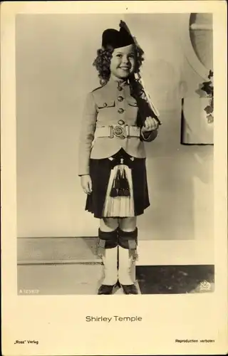 Ak Schauspielerin Shirley Temple, Portrait in Uniform