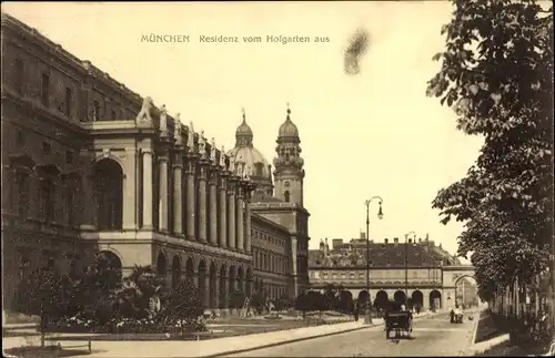 Ak München, Residenz vom Hofgarten aus