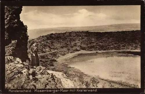 Ak Manderscheid in der Eifel, Mosenberger-Maar mit Kraterwand