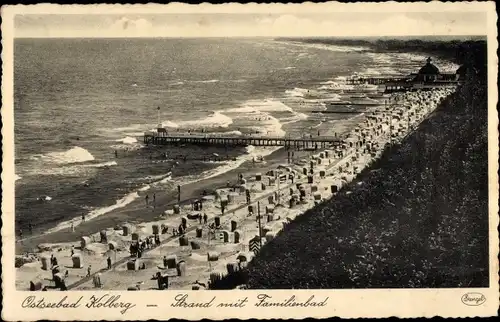 Ak Kołobrzeg Ostseebad Kolberg Pommern, Strand mit Familienbad