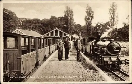 Ak Hythe Kent England, Romney, Hythe and Dymchurch Railway, Dampflok, Bahnhof, Gleisseite