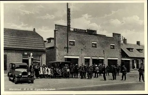 Ak Wernhout Nordbrabant Niederlande, K. V. W. Sigarenfabrieken, Zigarrenfabrik, Auto, Tankstelle