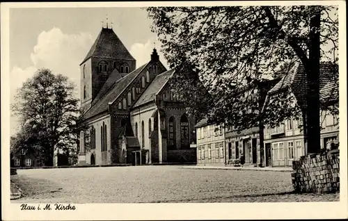 Ak Plau am See, Blick auf die Kirche, Platz, Bäume