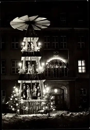 Ak Ehrenfriedersdorf im Erzgebirge, Erzgeb. Pyramide am Rathaus