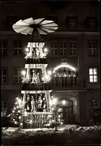 Ak Ehrenfriedersdorf im Erzgebirge, Erzgeb. Pyramide am Rathaus