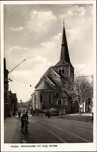 Ak Hilden im Rheinland, Mittelstraße mit evgl. Kirche
