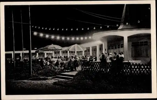 Ak Pirna in Sachsen, Geibeltbad, Terrasse bei Nachtbeleuchtung, Nationales Aufbauwerk