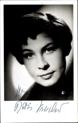 Foto Ak Schauspielerin Doris Kirchner, Portrait, Autogramm