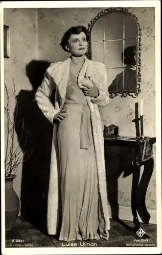 Ak Schauspielerin Luise Ullrich, Portrait, UFA Film
