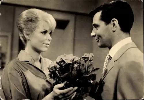 Ak Schauspielerin Wera Frydtberg, Schauspieler Peer Schmidt, Musik ist Trumpf