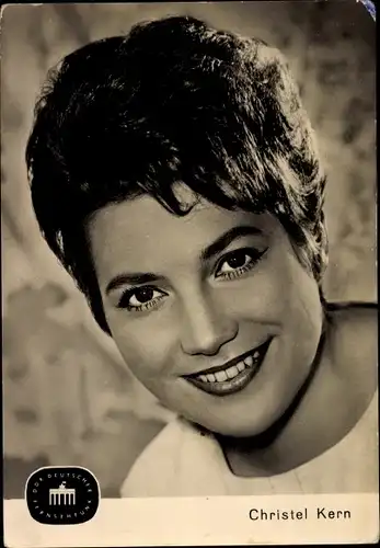 Ak Ansagerin, Nachrichtensprecherin Christel Kern, Portrait, DDR Fernsehfunk, DEFA