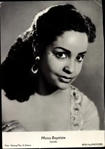 Ak Sängerin u. Schauspielerin Mona Baptiste, Portrait
