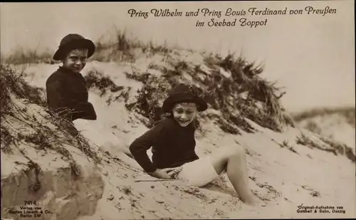 Ak Sopot Zoppot Polen, Prinz Wilhelm und Prinz Louis Ferdinand von Preußen am Strand