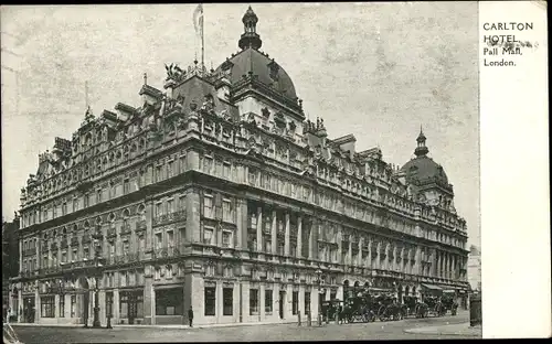 Ak London City England, Carlton Hotel, Pall Mall, Kutschen