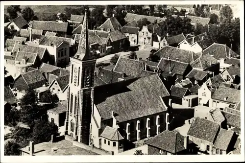 Ak Stolwijk Südholland, Luftaufnahme, Ortsansicht mit Kirche