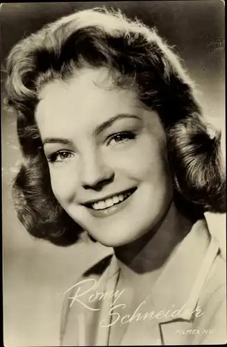 Ak Schauspielerin Romy Schneider, Portrait