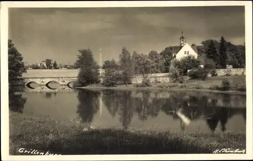 Foto Ak Grillenburg Tharandt Sachsen, Teilansicht, Brücke, Kirche