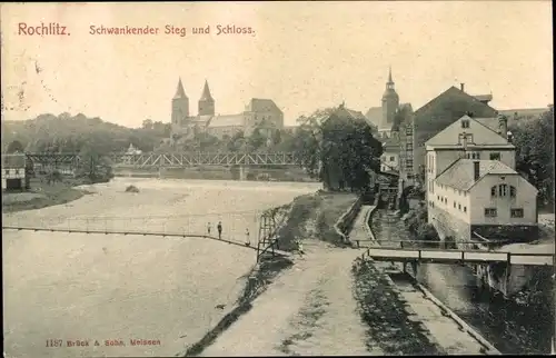 Ak Rochlitz an der Mulde, Schwankender Steg und Schloss