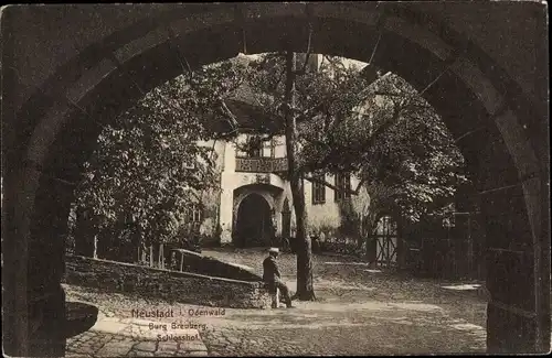 Ak Neustadt Breuberg im Odenwald, Burg Breuberg, Schlosshof