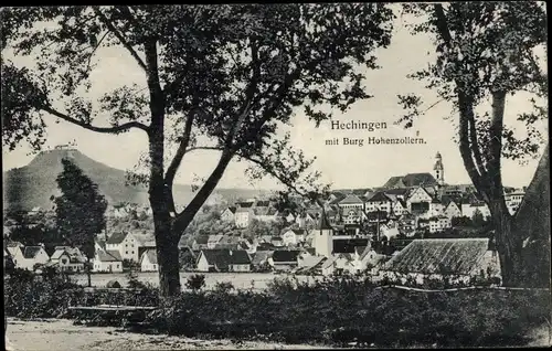 Ak Hechingen im Zollernalbkreis, Gesamtansicht mit Burg Hohenzollern