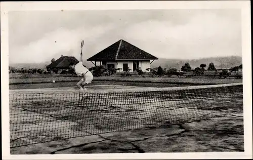 Ak Dschang Kamerun, Le Centre Climatique, son Tennis, Tennisplatz