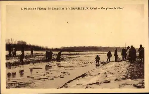 Ak Versailleux Ain, Peche de l'Etang de Chapelier, on place le filet