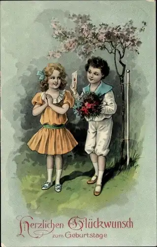 Ak Glückwunsch Geburtstag, Junge und Mädchen, Blumenstrauß