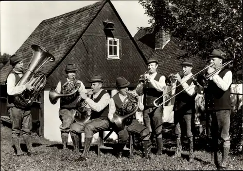 Ak Aue im Erzgebirge Sachsen, Erzgebirgs Ensemble Aue, Sonntagnachmittag spielt die Blasmusik