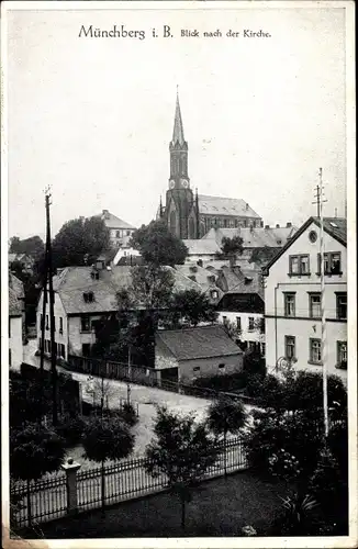 Ak Münchberg in Oberfranken Bayern, Teilansicht, Kirche