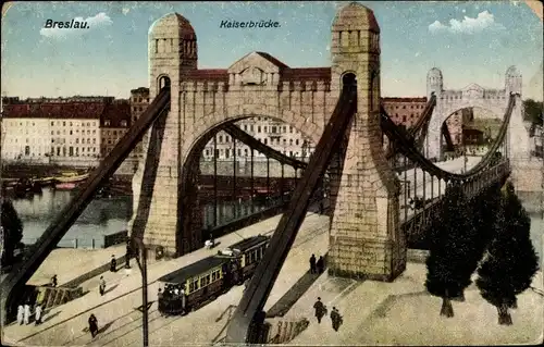 Ak Wrocław Breslau Schlesien, Kaiserbrücke mit Straßenbahn, Passanten