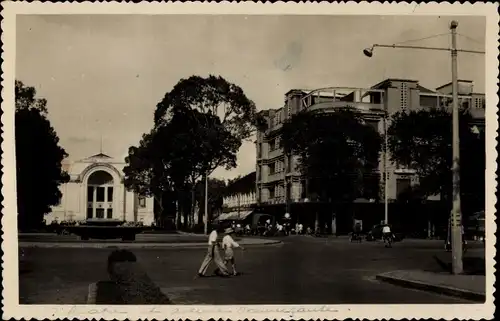 Foto Ak Saigon Cochinchine Vietnam, Straßenpartie, Passanten