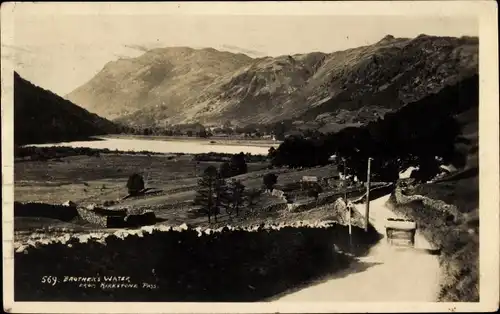 Ak Cumbria England, Brothers Water, See, Straßenpartie