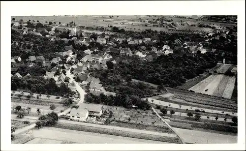 Ak Hugsweier Lahr im Schwarzwald Ortenaukreis, Blick auf den Ort, Fliegeraufnahme