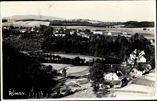 Foto Ak Rimov Rimau Region Südböhmen, Blick auf den Ort mit Umgebung