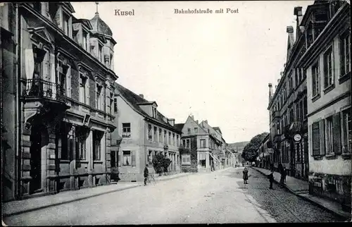 Ak Kusel am Kuselbach Rheinland Pfalz, Bahnhofstraße mit Post