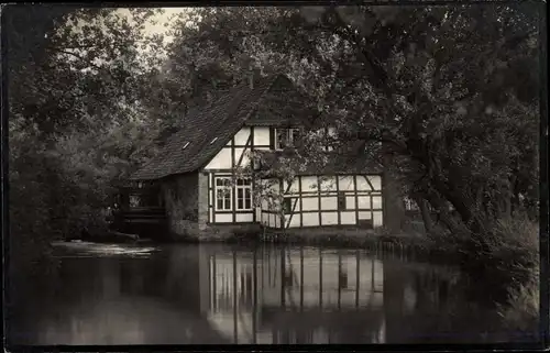 Foto Ak Göttingen in Niedersachsen, Wasserpartie an der Walkenmühle, Mehle