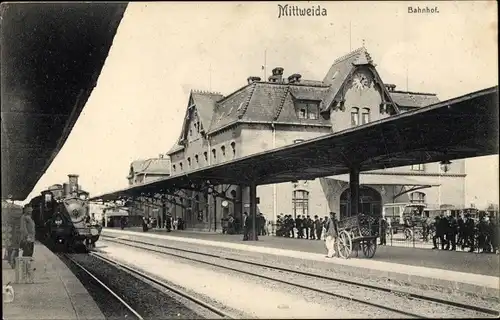 Ak Mittweida in Sachsen, Bahnhof, Gleisseite, Dampflokomotive