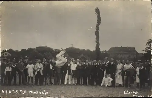 Foto Ak Minden in Westfalen, VII. A. T. B. Fest 1921, Turner beim Sprung