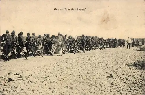 Ak Ber Rechid Berrechid Marokko, Une halte, französische Soldaten