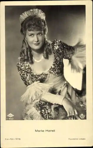 Ak Schauspielerin Marte Harell, Portrait, Halskette