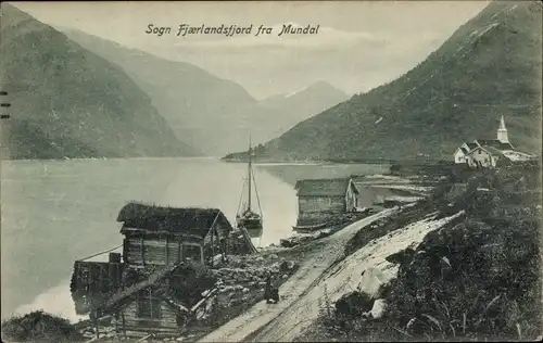 Ak Sogn Norwegen, Fjaerlandsfjord fra Mundal