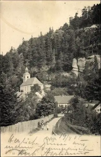 Ak Oybin in der Oberlausitz, Straßenpartie, Kirche