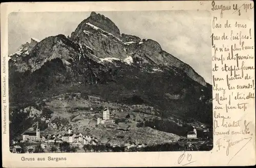 Ak Sargans Kanton St. Gallen, Ortsansicht mit Berggipfel